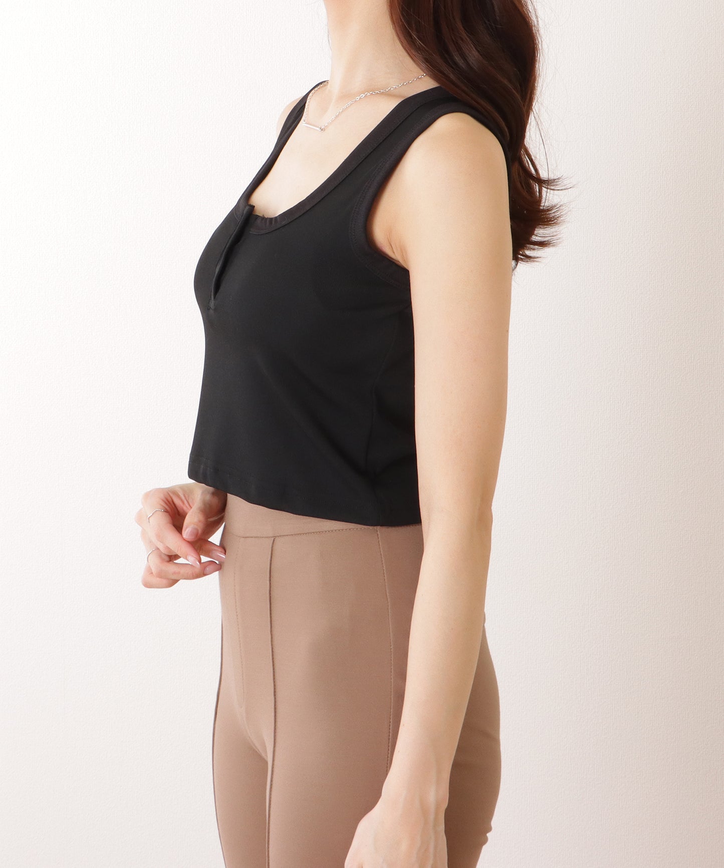 ヘンリーネック コンパクト ノースリーブ リブ タンクトップ