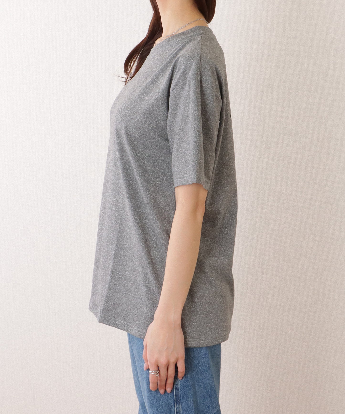 バック ロゴプリント ロールアップ袖 半袖 Tシャツ