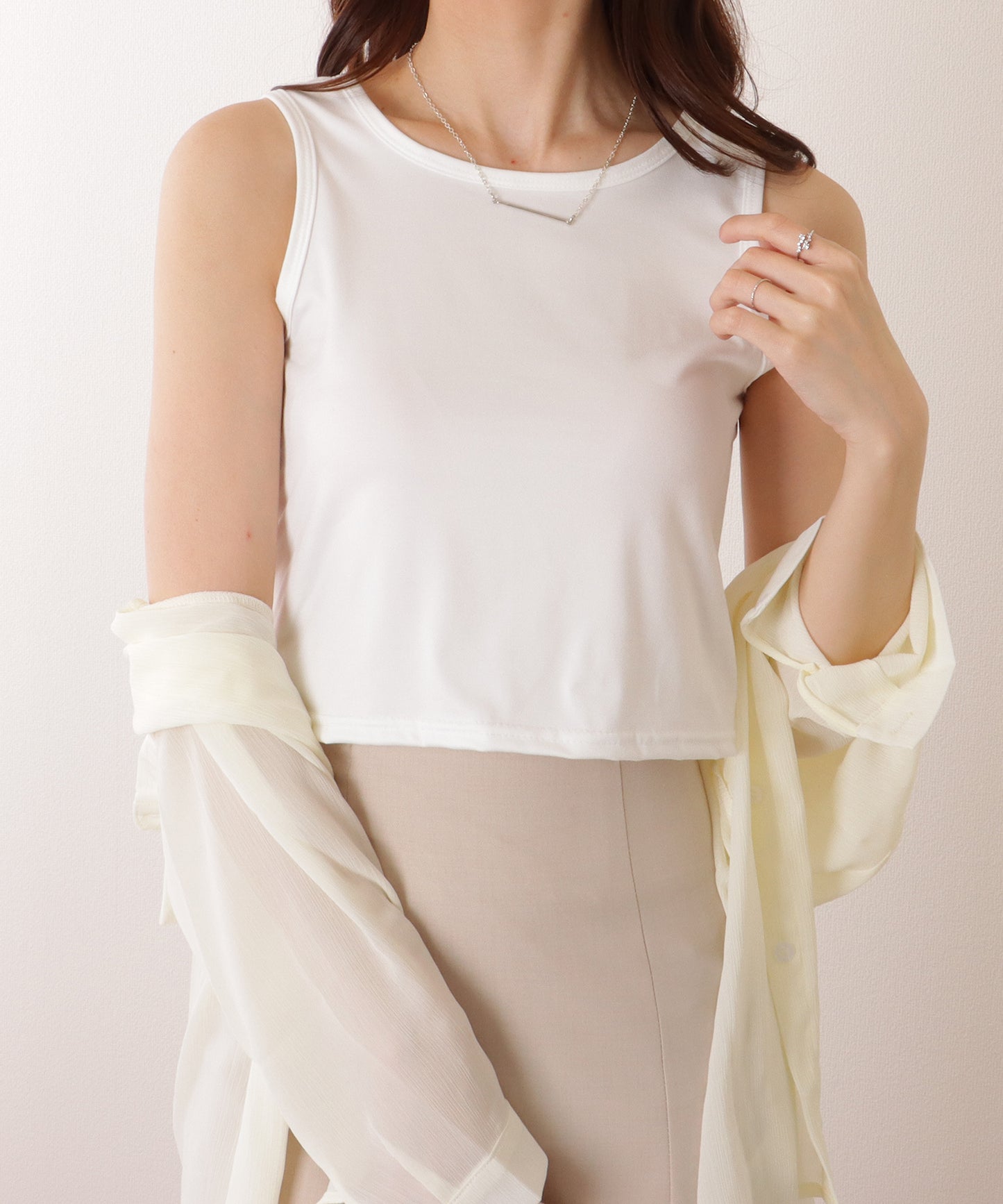 ソリッドカラー ベーシック ノースリーブ ハーフトップ