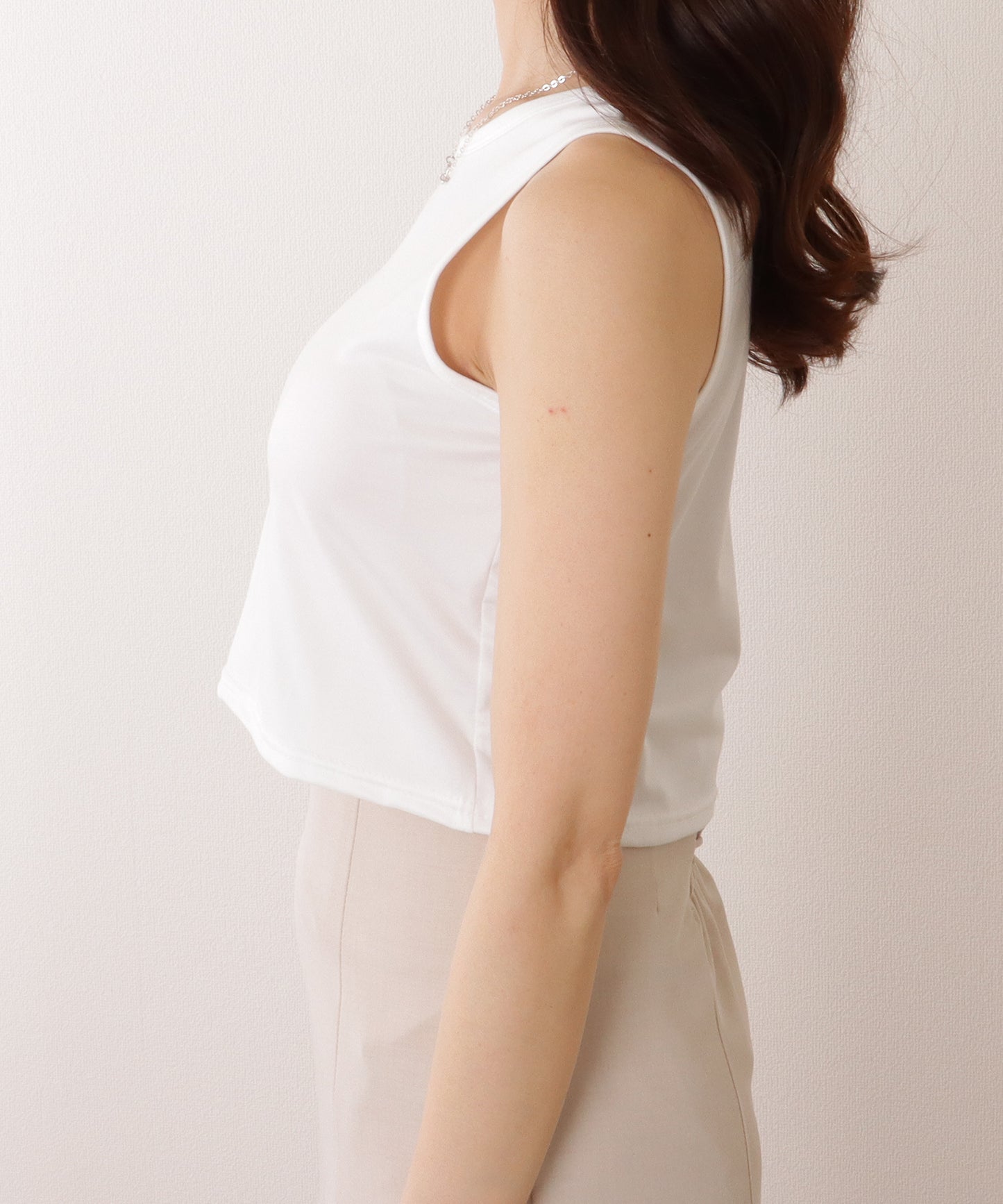 ソリッドカラー ベーシック ノースリーブ ハーフトップ