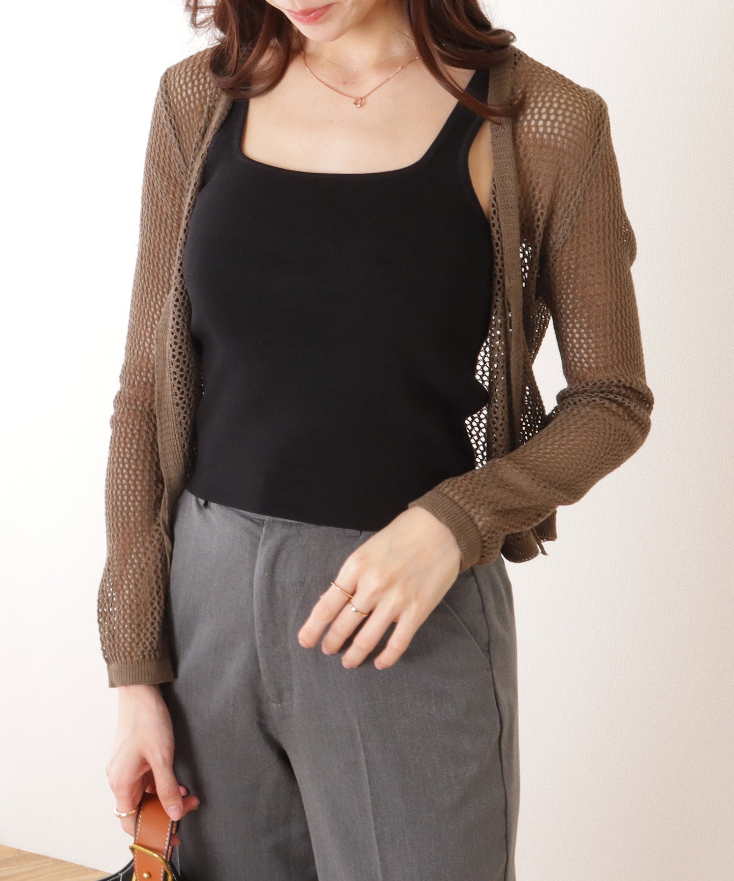 ソリッドカラー スクエアネック コンパクト ニット タンクトップ