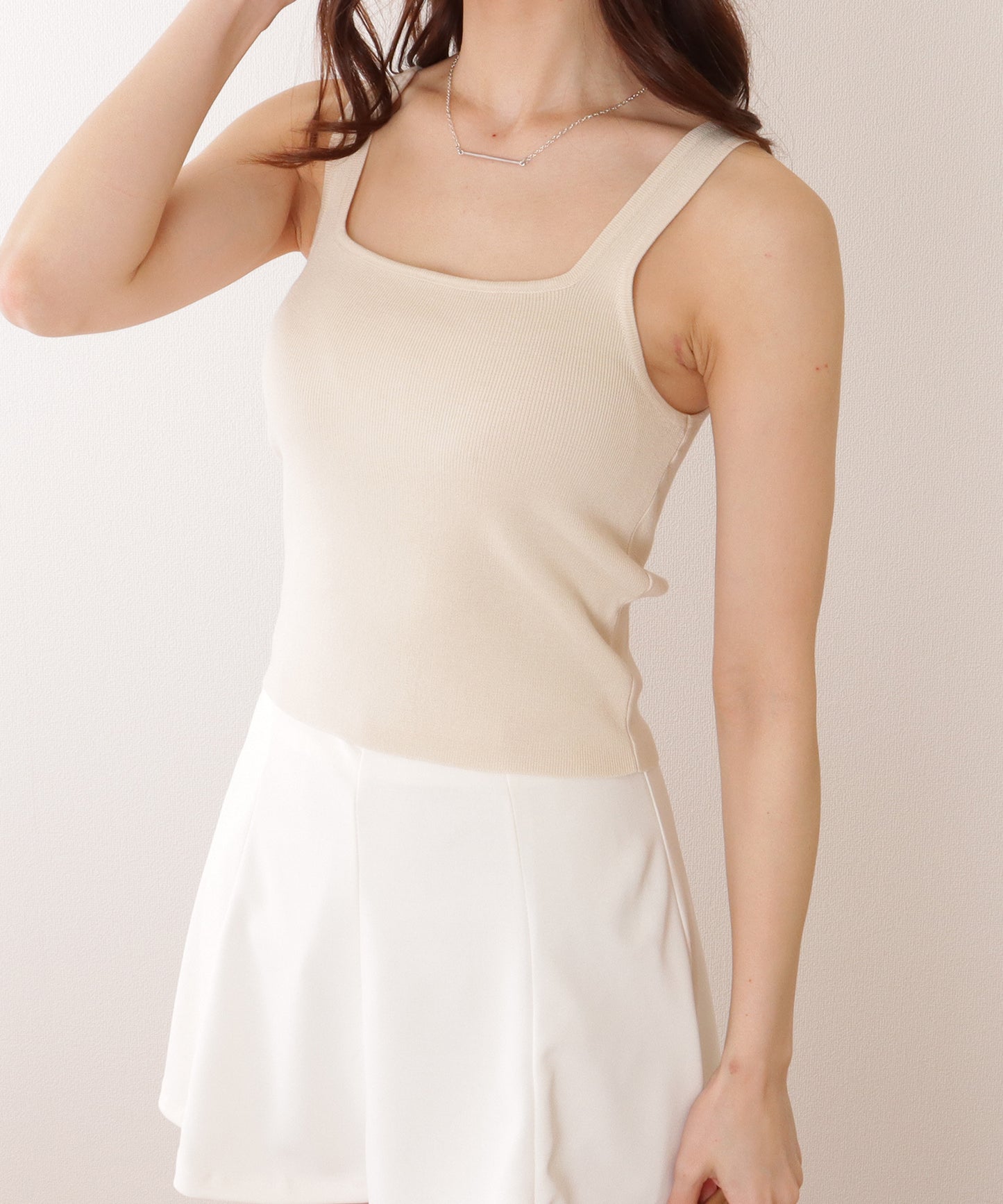 ソリッドカラー スクエアネック コンパクト ニット タンクトップ