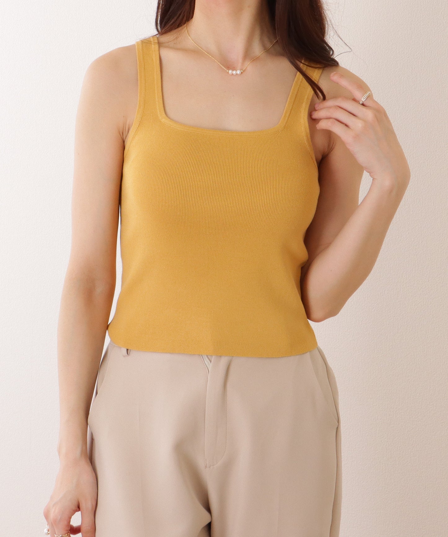 ソリッドカラー スクエアネック コンパクト ニット タンクトップ