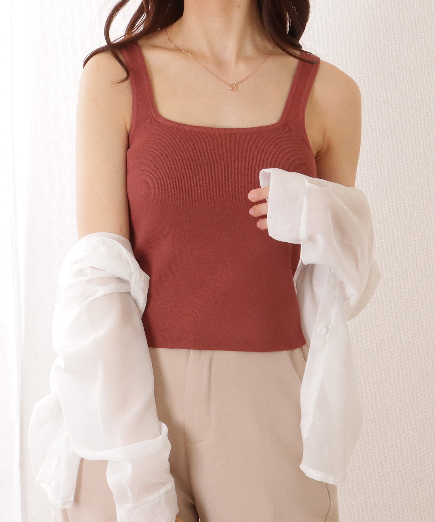 ソリッドカラー スクエアネック コンパクト ニット タンクトップ