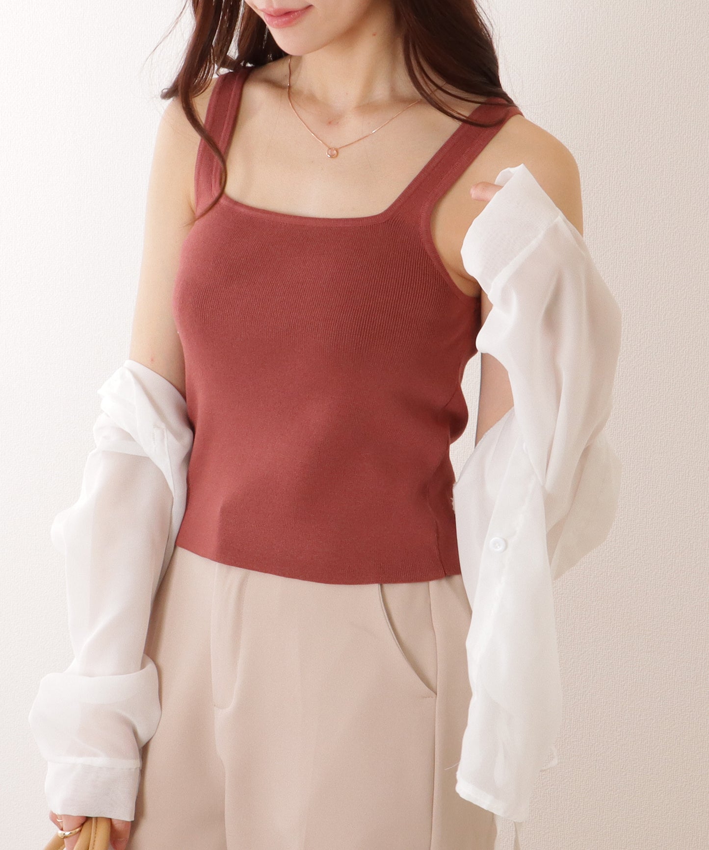 ソリッドカラー スクエアネック コンパクト ニット タンクトップ