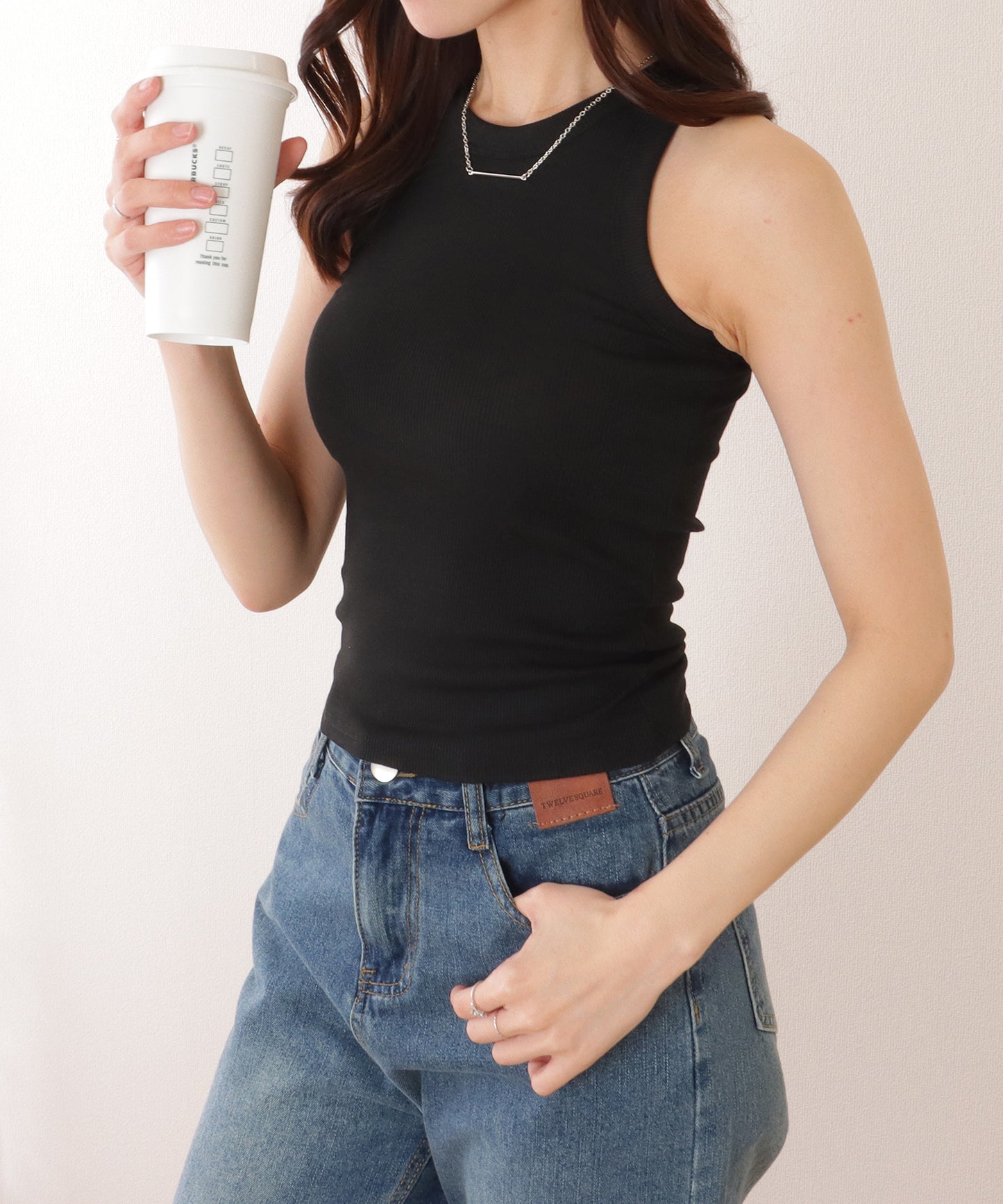 クルーネック コンパクト ベーシック ノースリーブ トップス