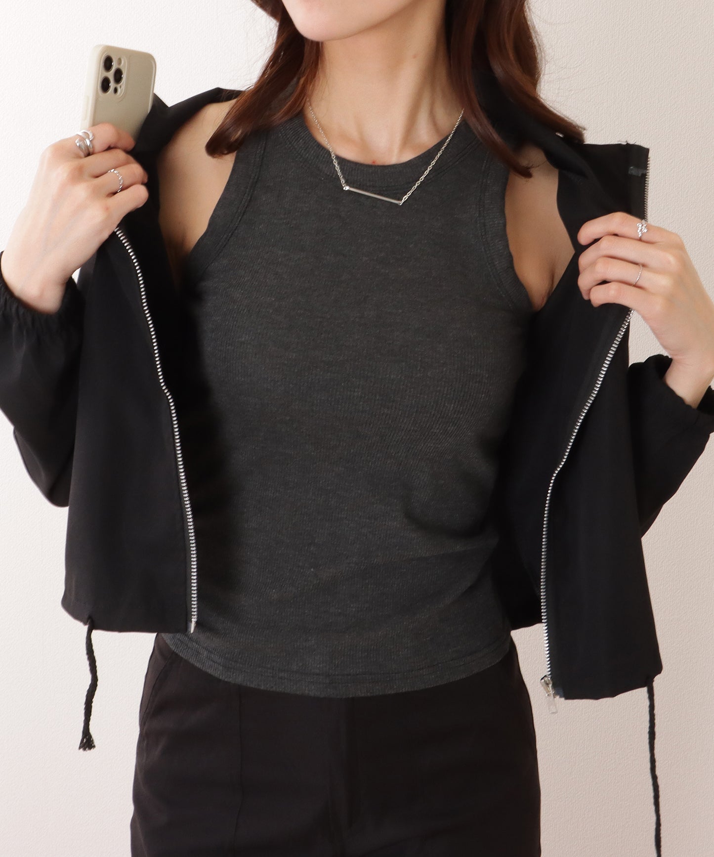 クルーネック コンパクト ベーシック ノースリーブ トップス