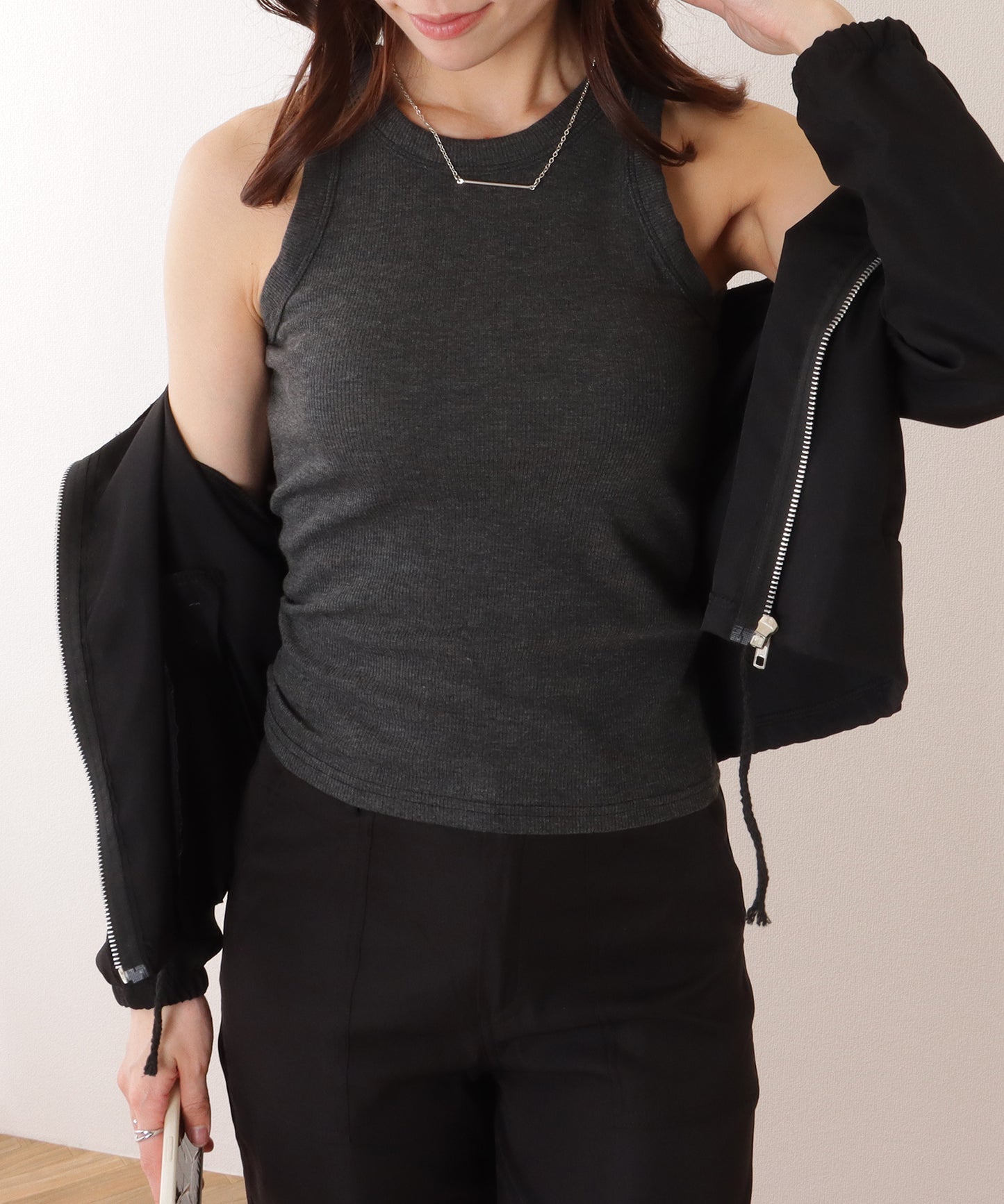 クルーネック コンパクト ベーシック ノースリーブ トップス