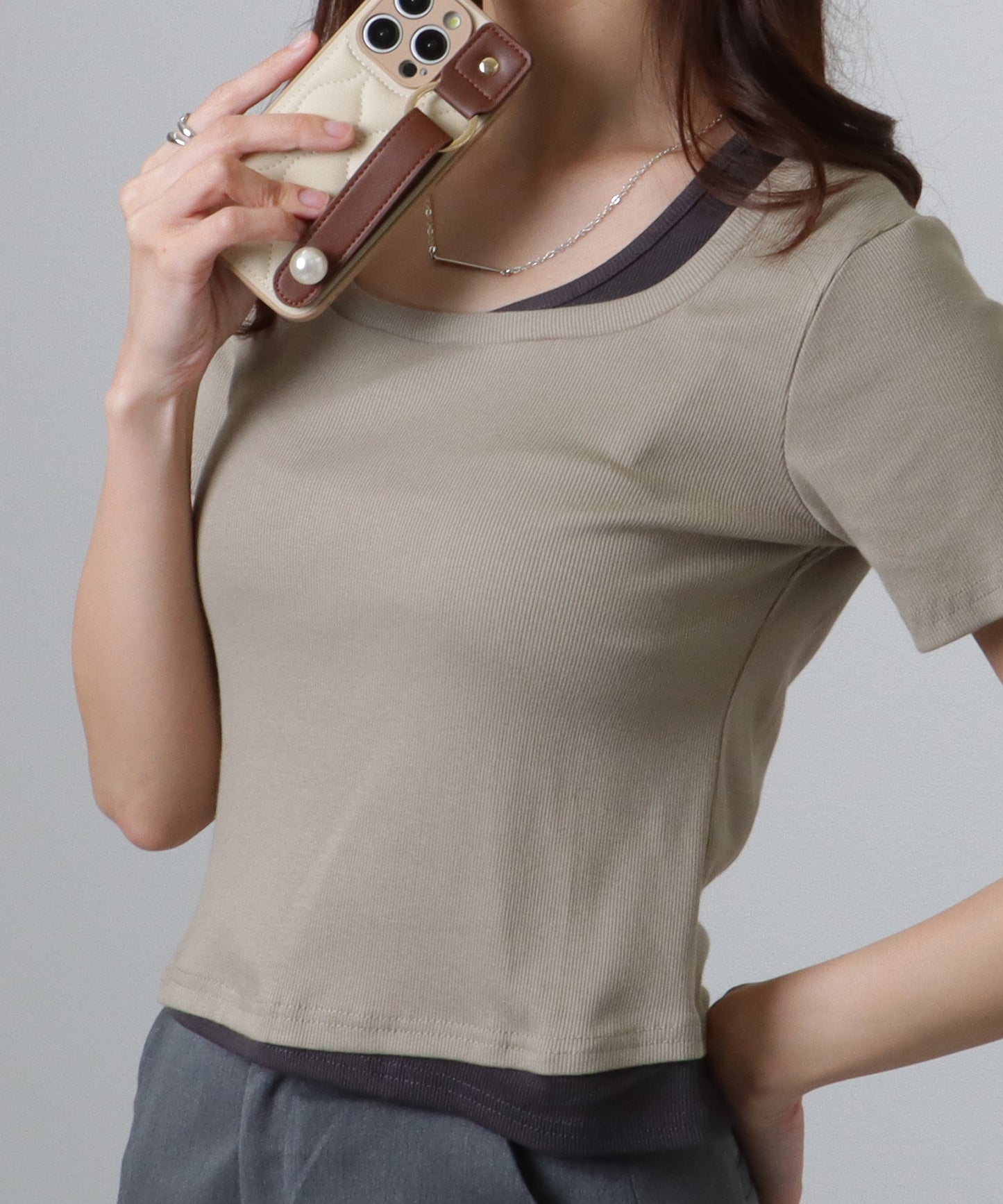 ラウンドネック フェイクレイヤード 配色 半袖 トップス