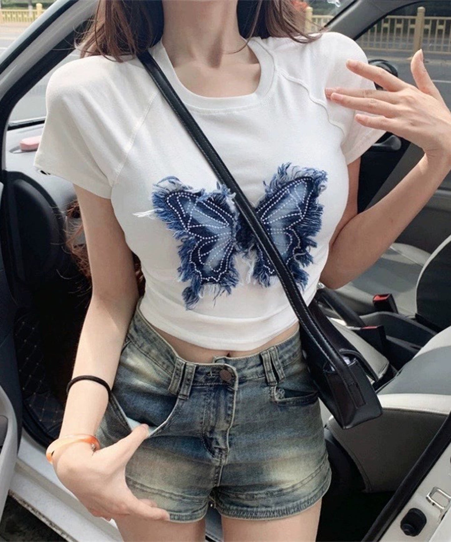 バタフライ クロップド丈 クルーネック 半袖 Tシャツ