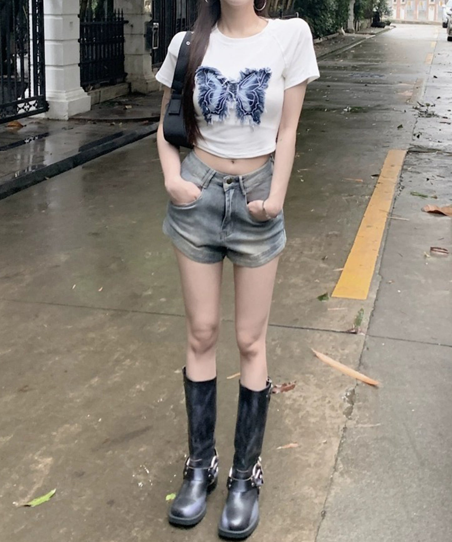 バタフライ クロップド丈 クルーネック 半袖 Tシャツ