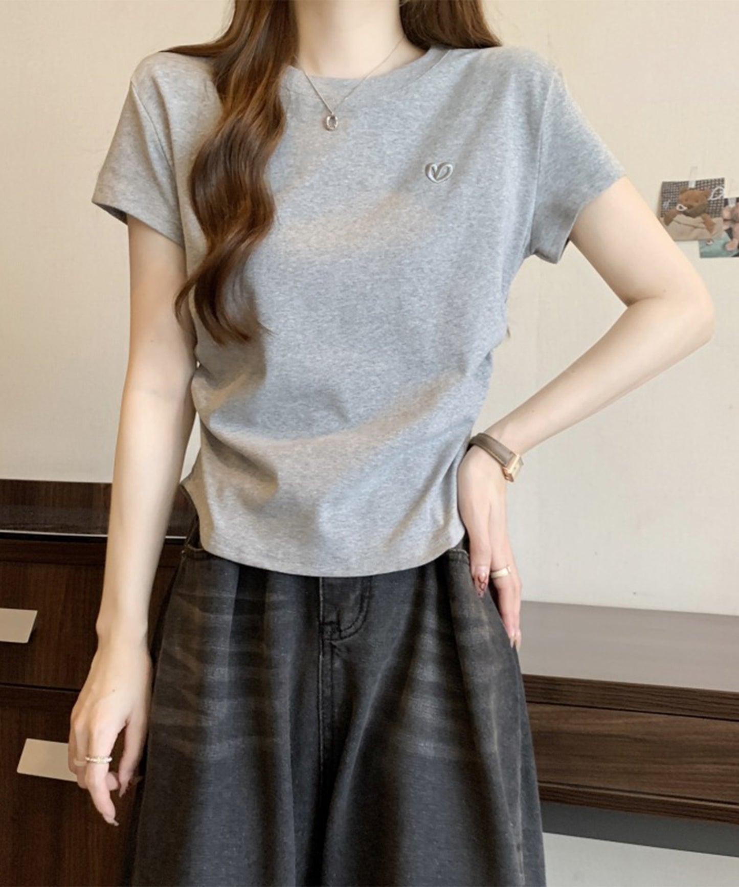 ハート刺繍 シャーリング クルーネック 半袖 Tシャツ