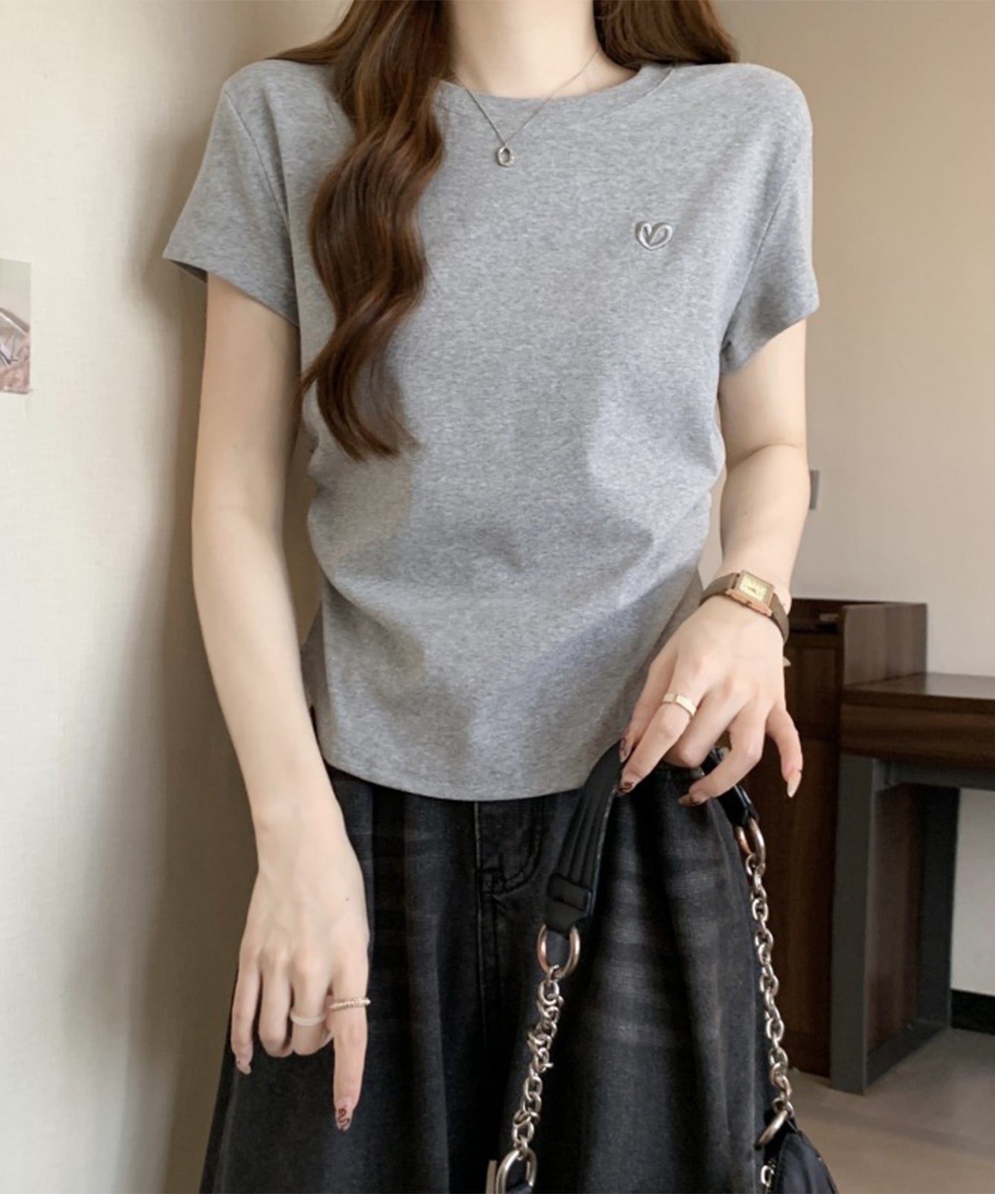 ハート刺繍 シャーリング クルーネック 半袖 Tシャツ