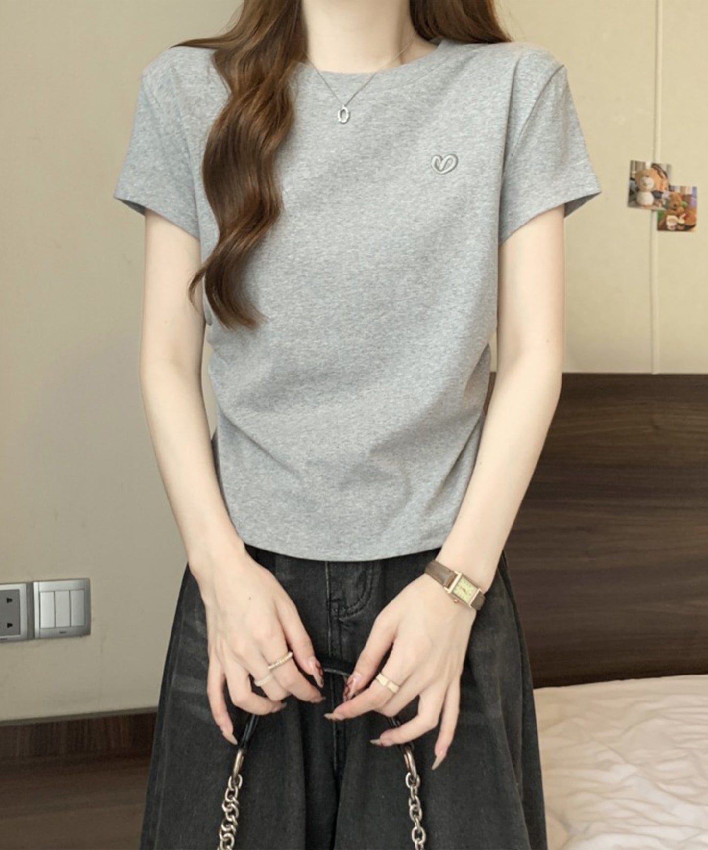ハート刺繍 シャーリング クルーネック 半袖 Tシャツ