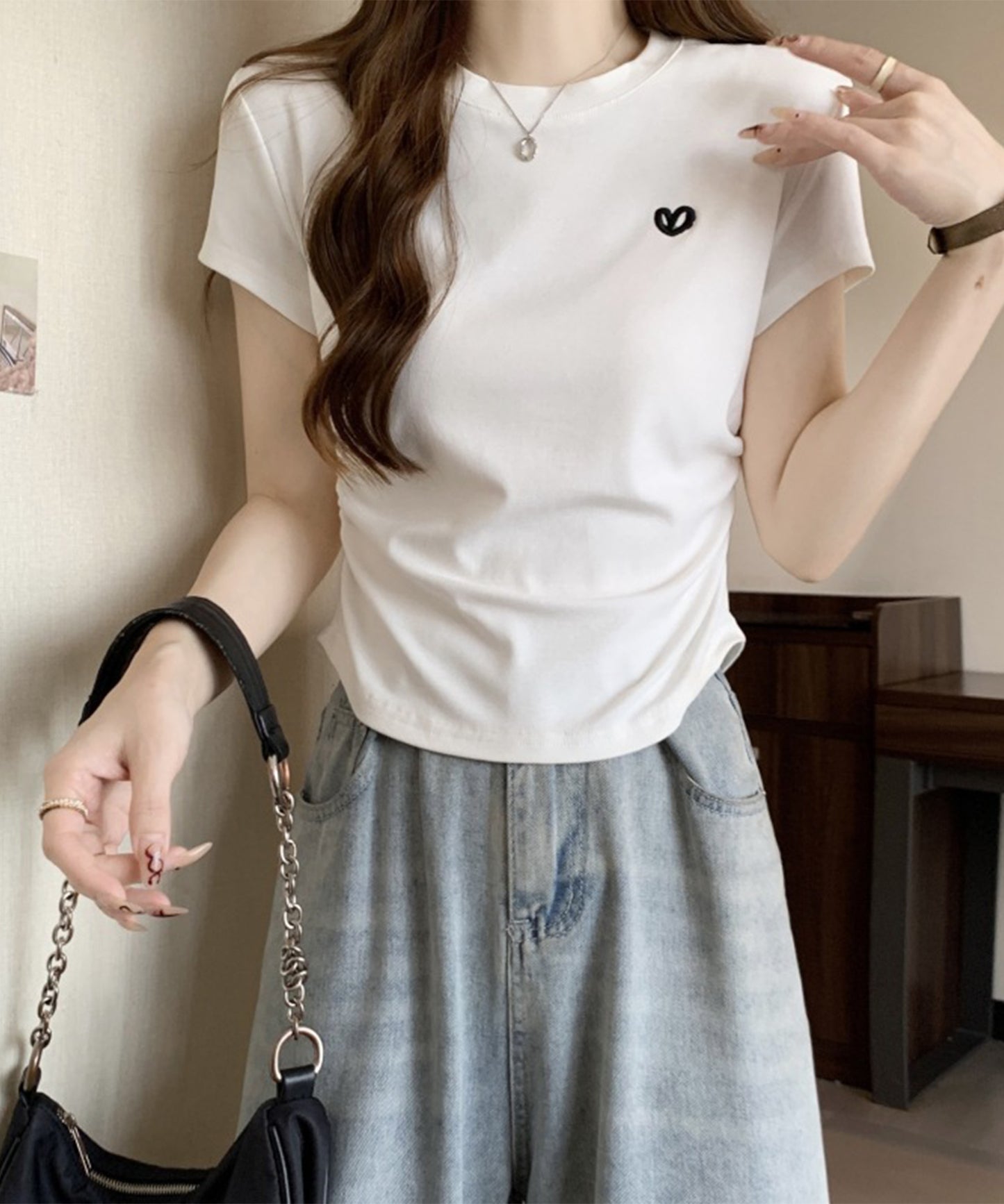 ハート刺繍 シャーリング クルーネック 半袖 Tシャツ