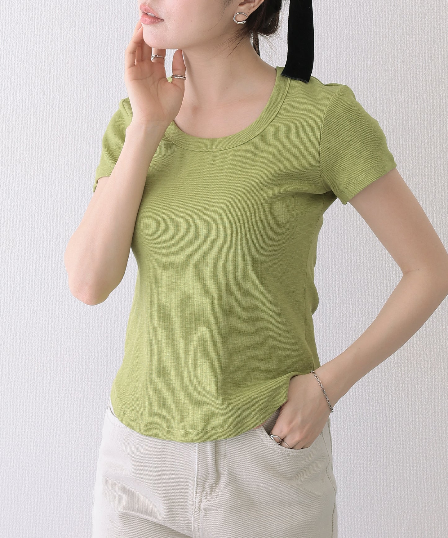 ラウンドネック バック カットアウト 半袖 Tシャツ