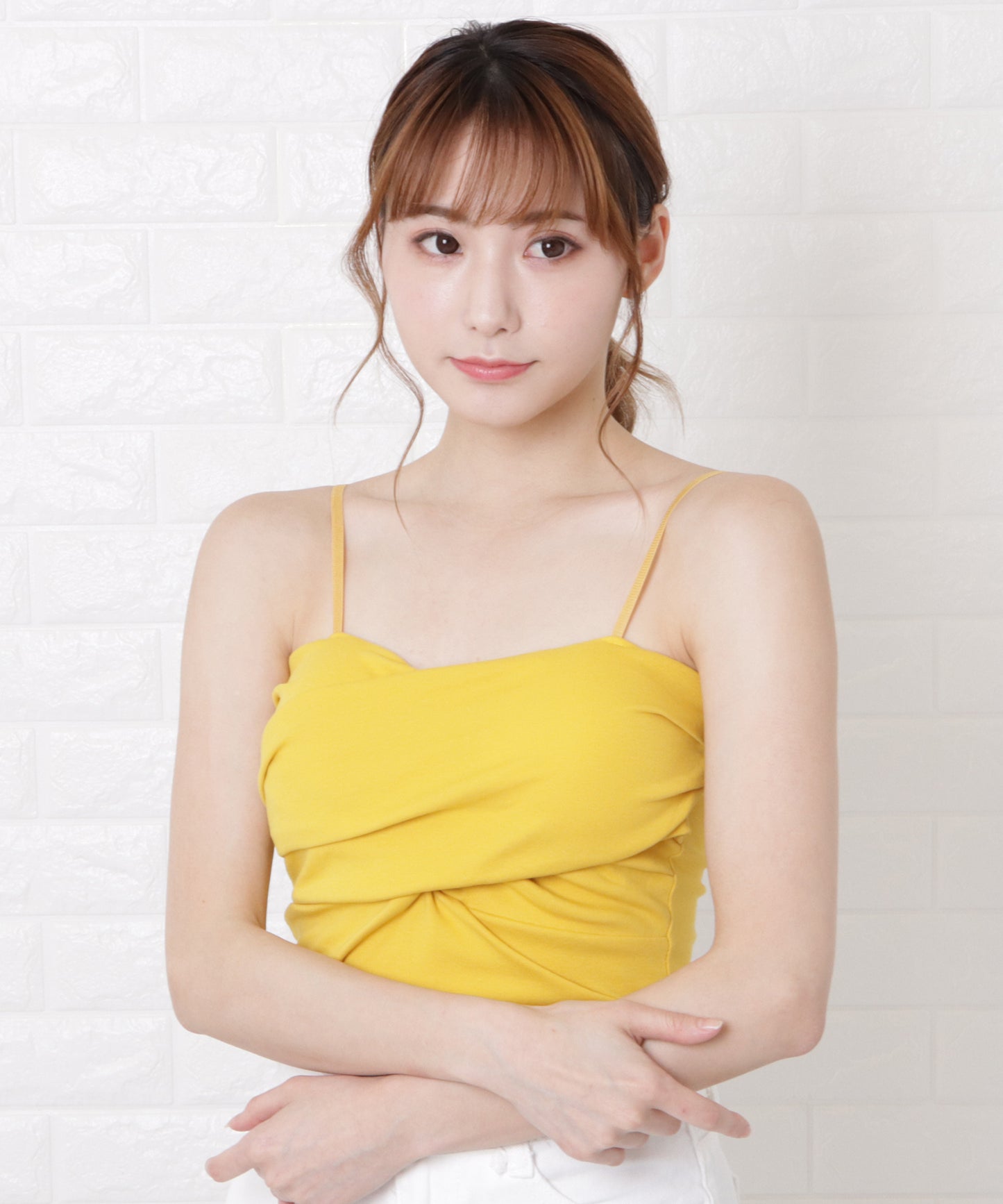 クロスデザインカップ付きキャミソール