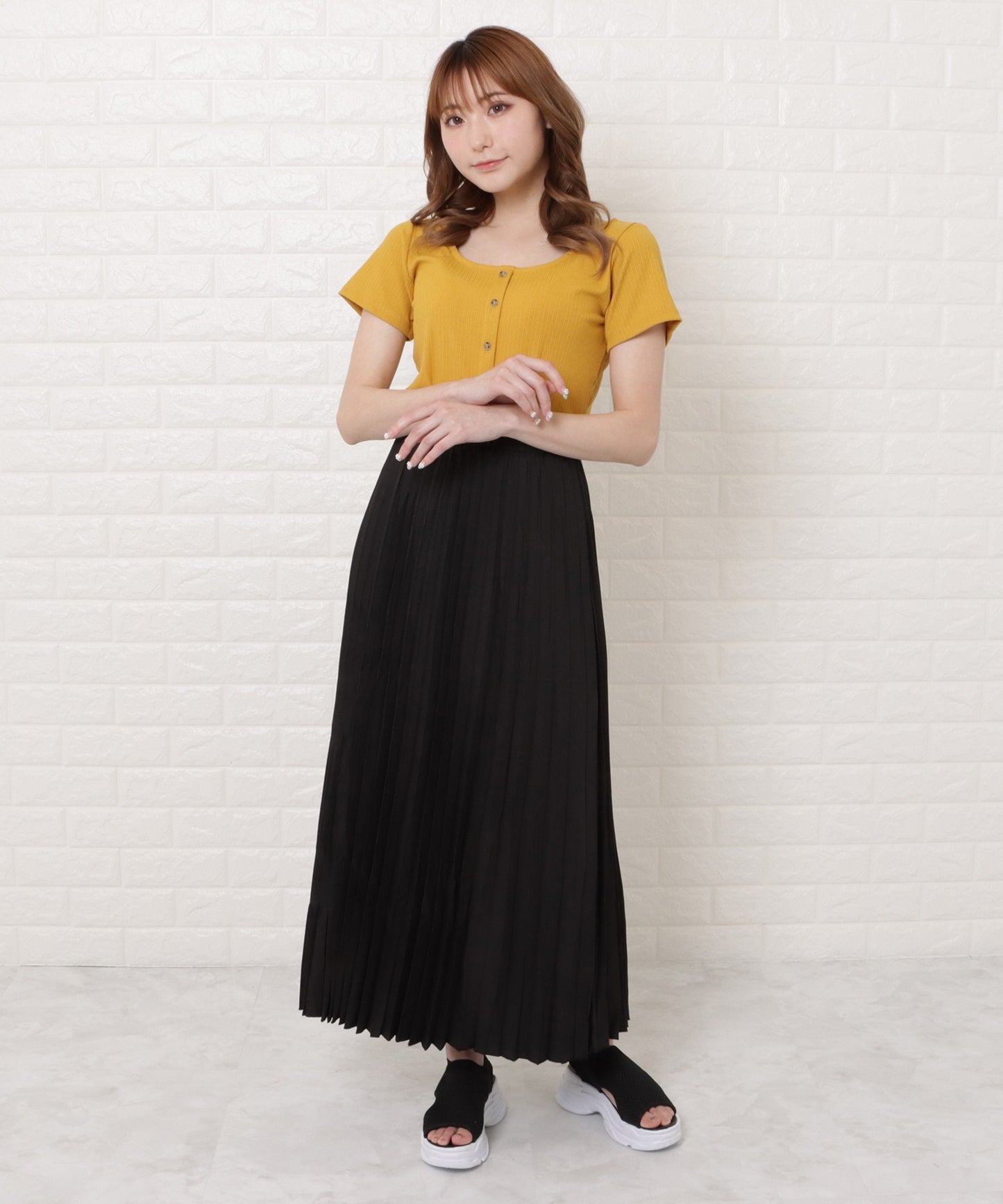 スクエアネック半袖クロップドTシャツ