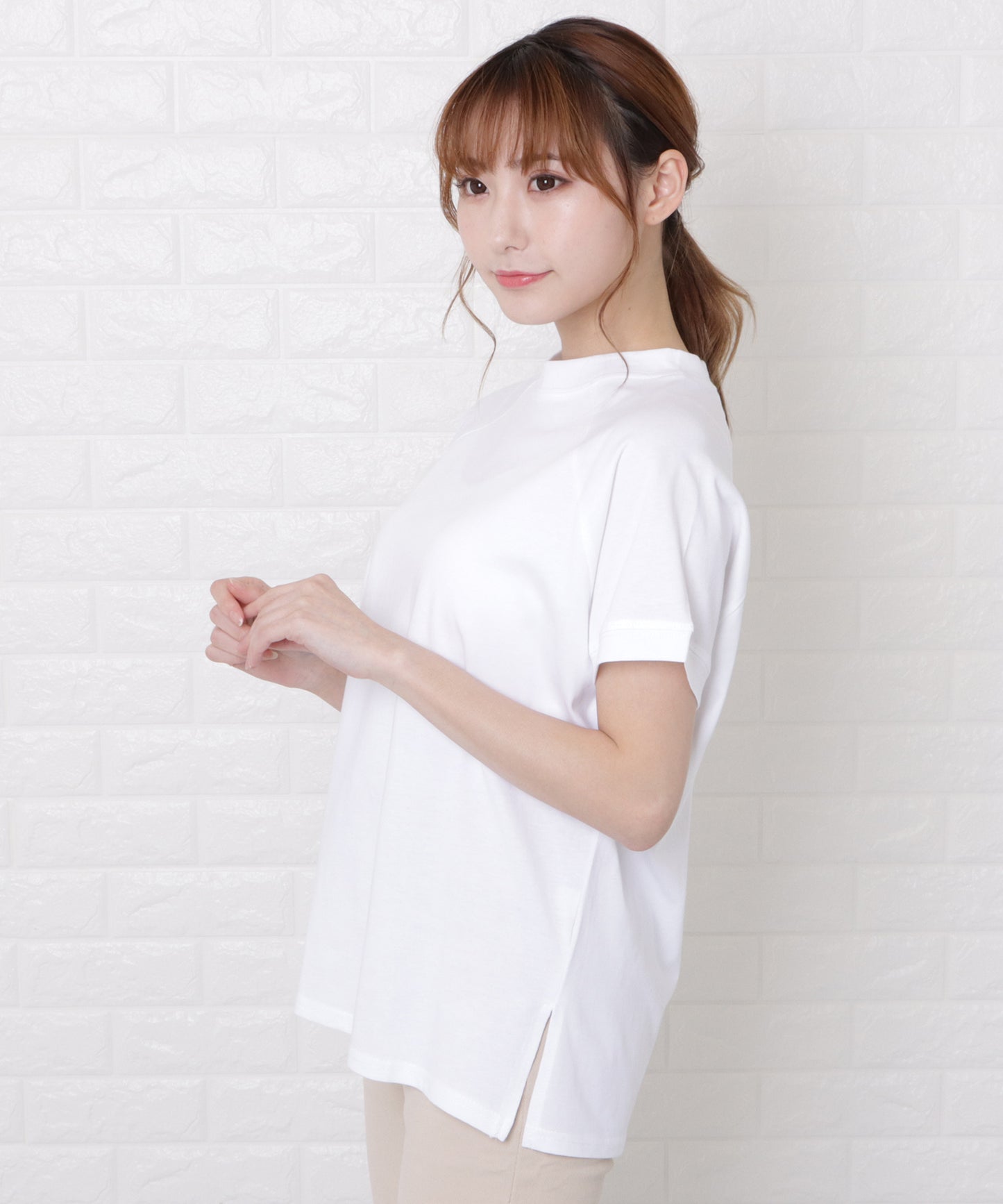 ボトルネック半袖Tシャツ