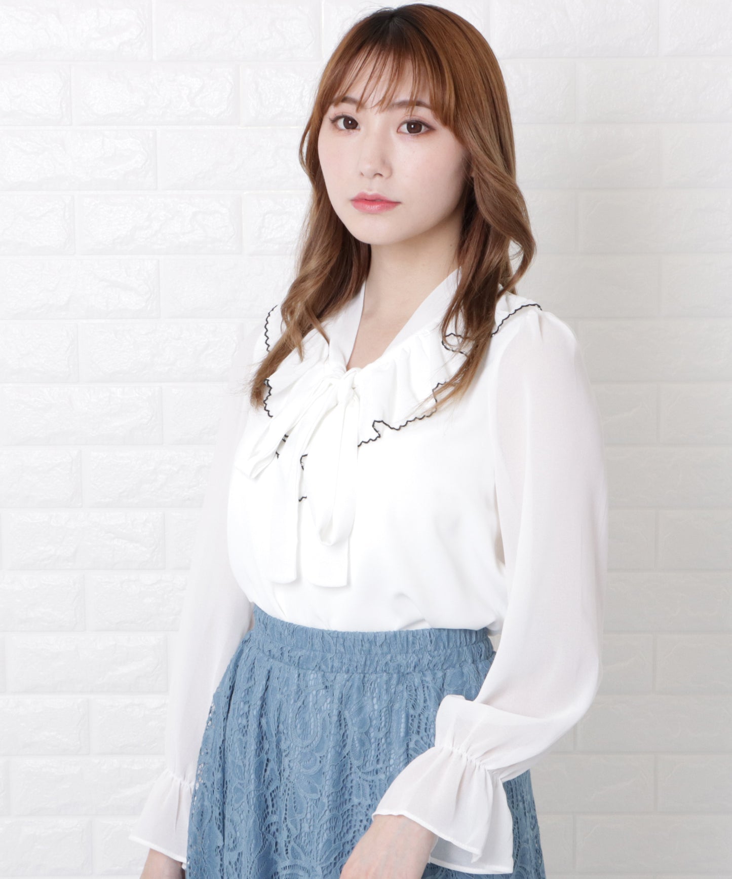 配色ラッフルボウタイブラウス