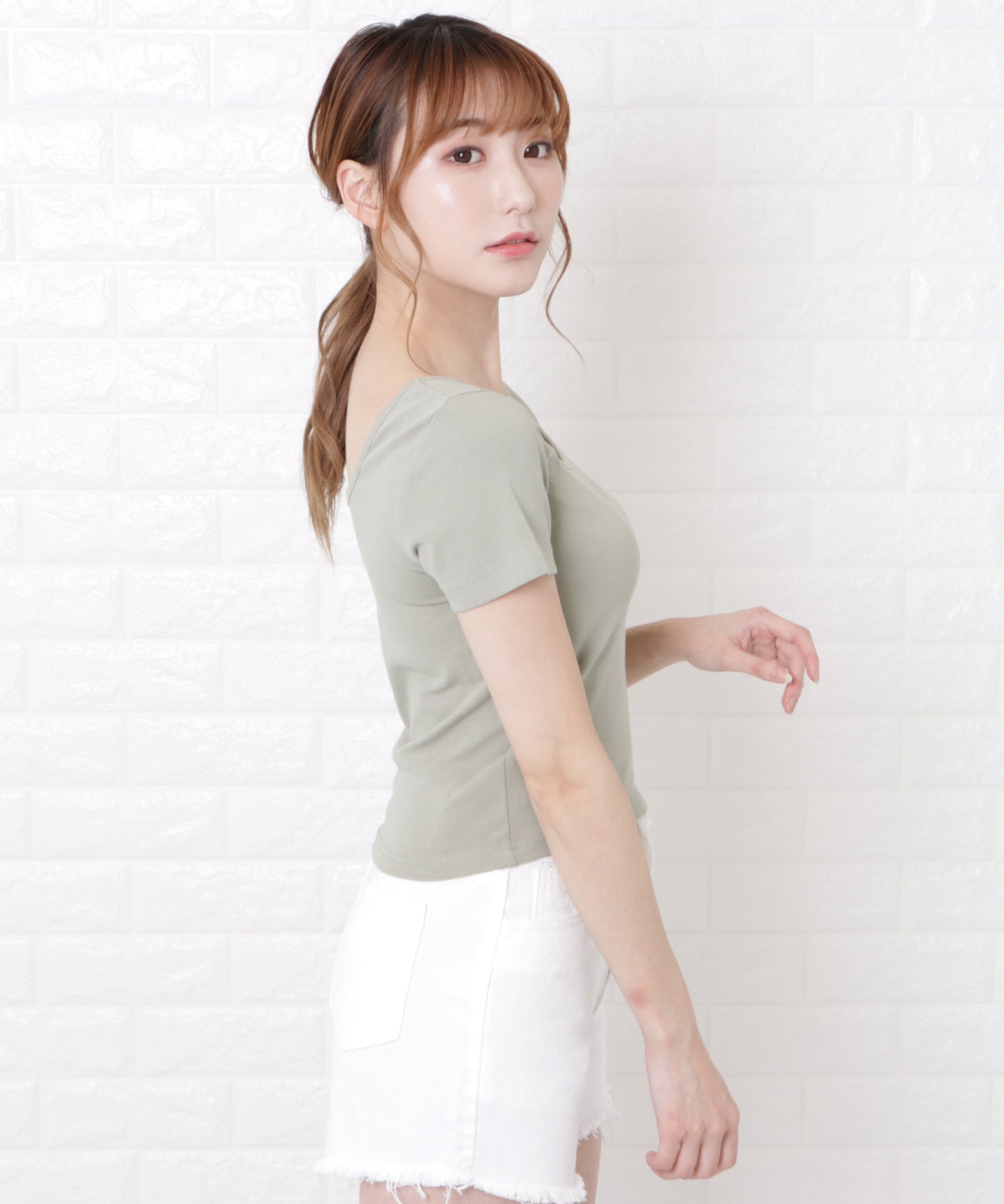 スクエアネック半袖Tシャツ