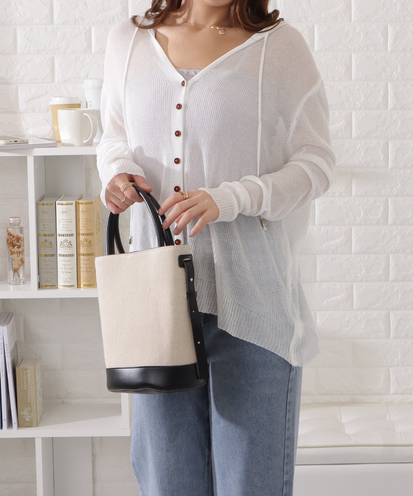 Vネックフーデットニットカーディガン