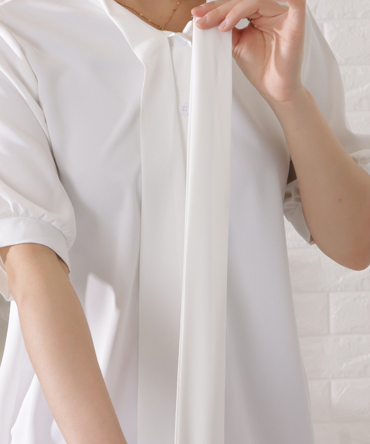 ボウタイ付き半袖シフォンブラウス