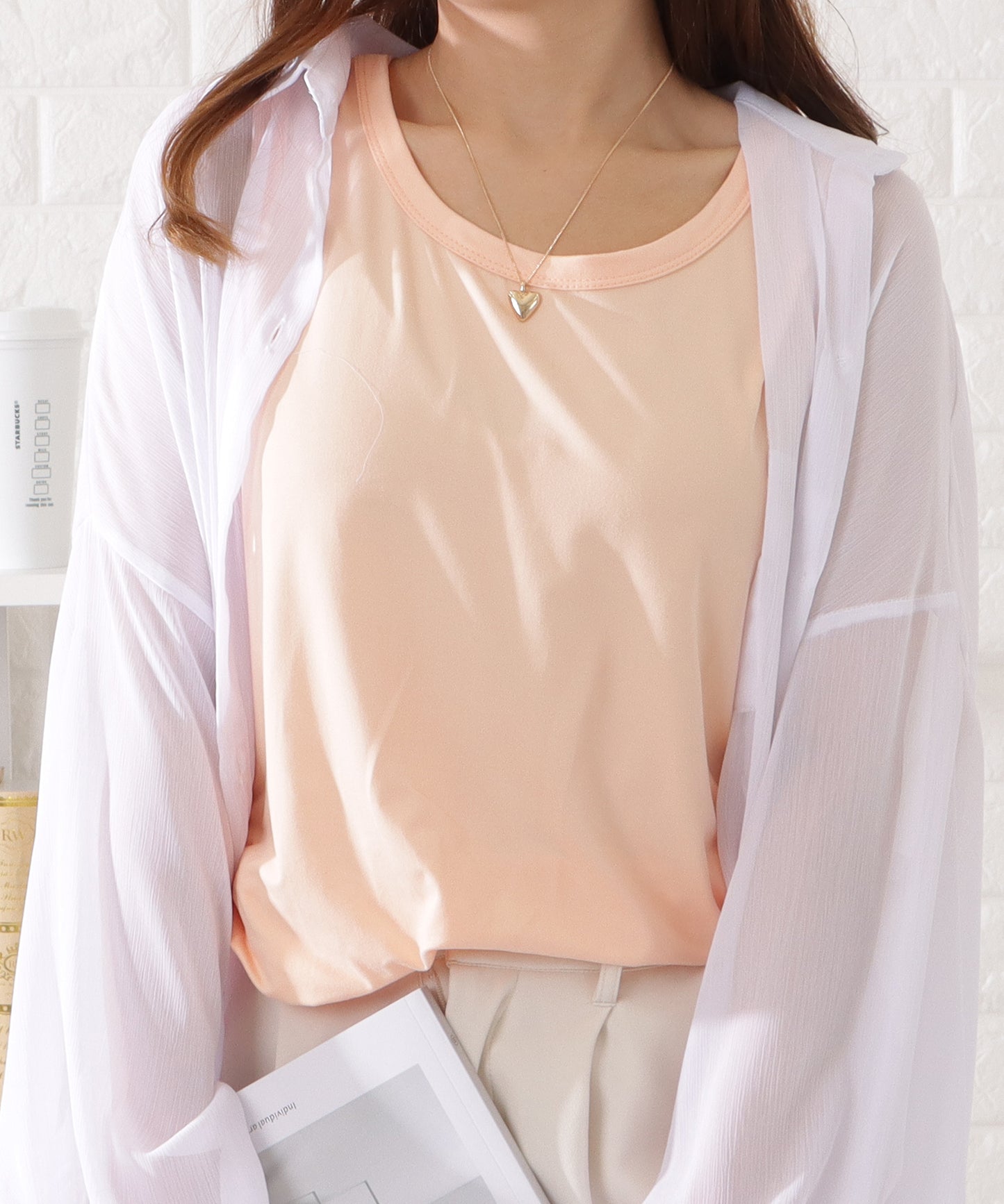 アシンメトリーノースリーブゆるトップス