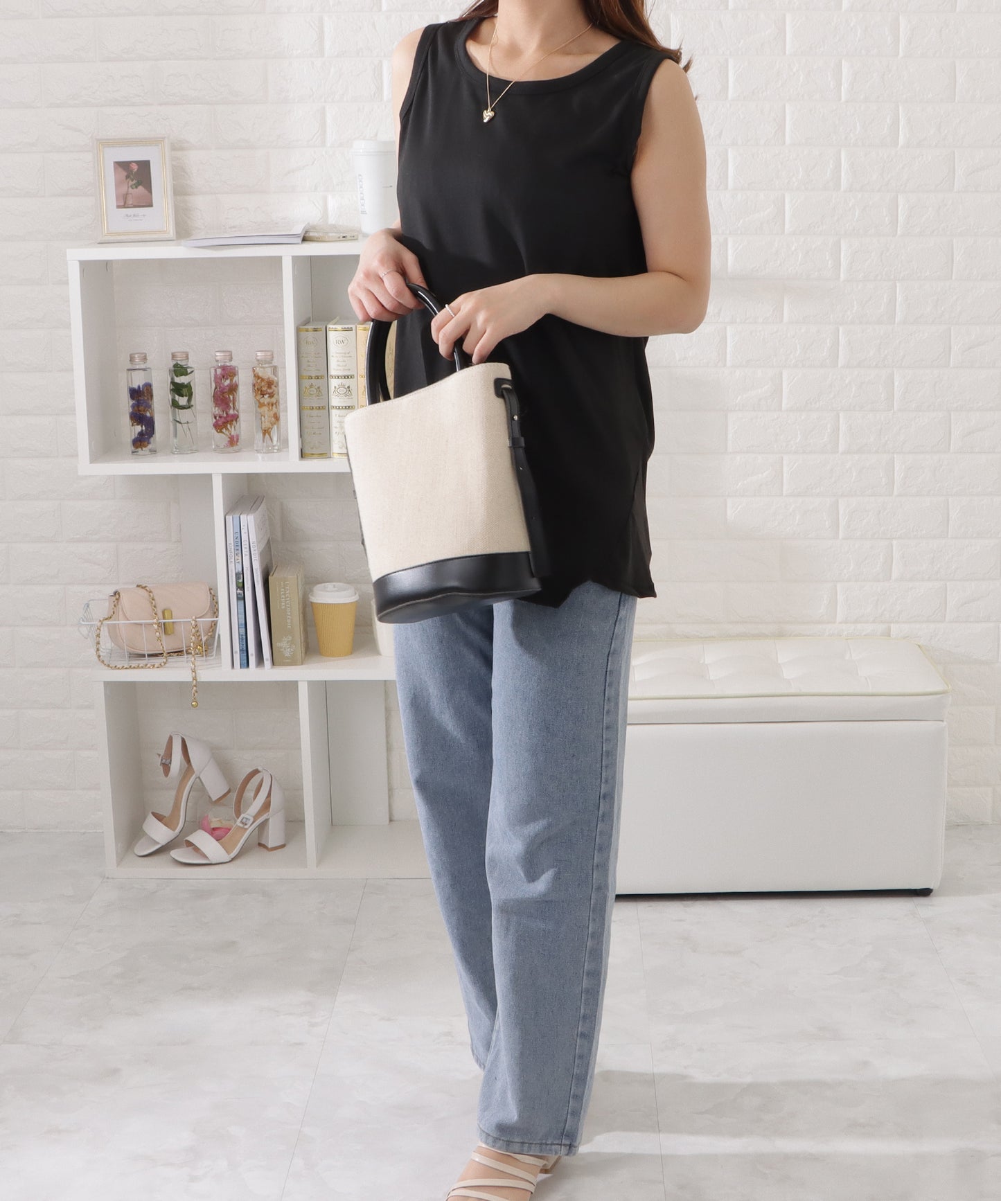 アシンメトリーノースリーブゆるトップス