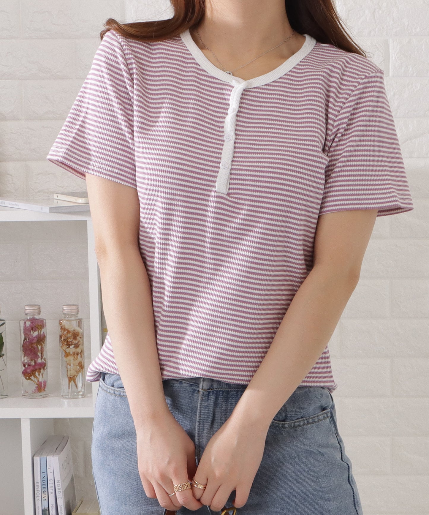 細ボーダーボタン付き半袖トップス