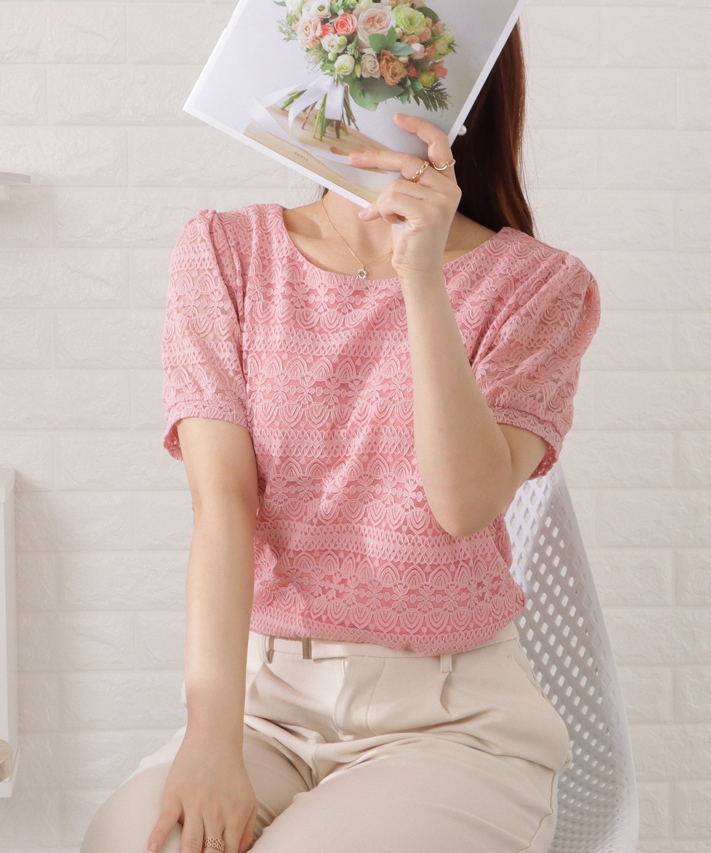 総レースラウンドネック半袖プルオーバー