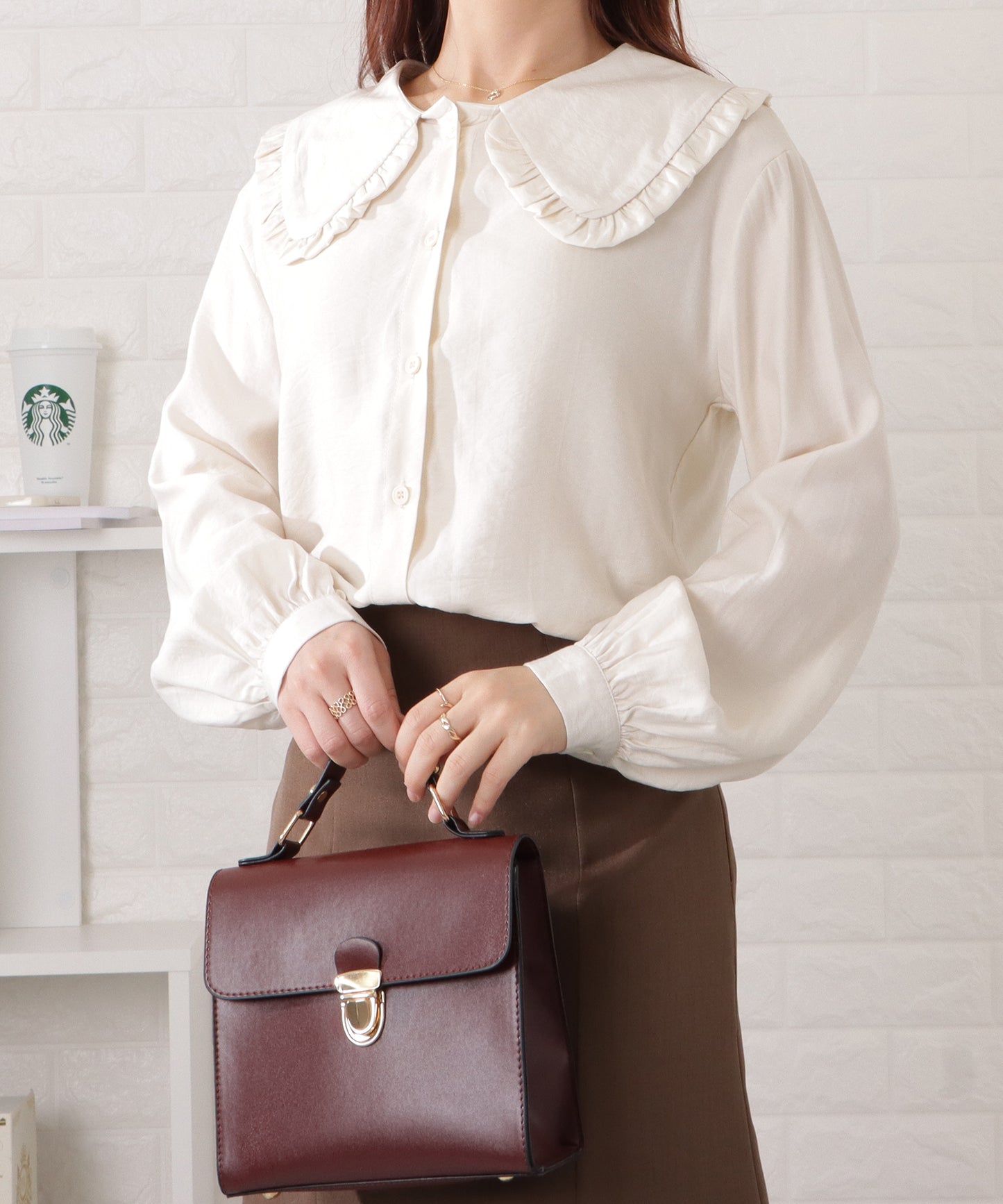フリル付きビッグカラーゆるシフォンブラウス