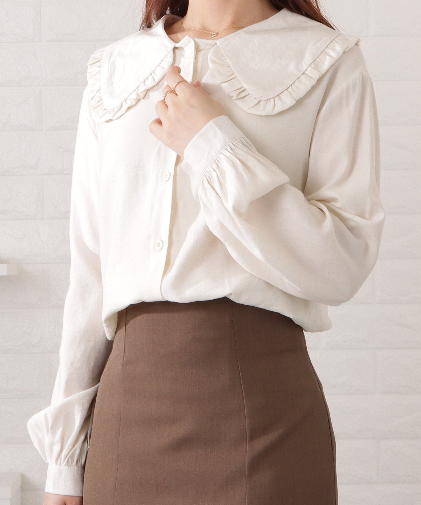 フリル付きビッグカラーゆるシフォンブラウス