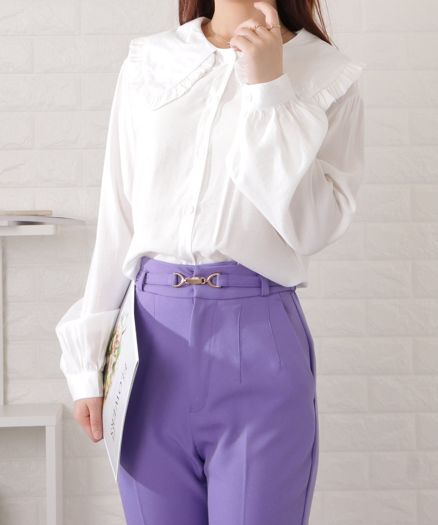 フリル付きビッグカラーゆるシフォンブラウス