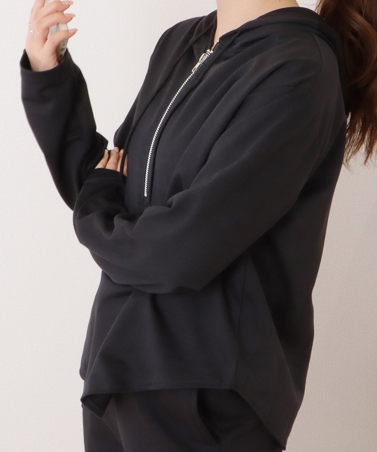 ラウンド裾コンパクトフーデットプルオーバー