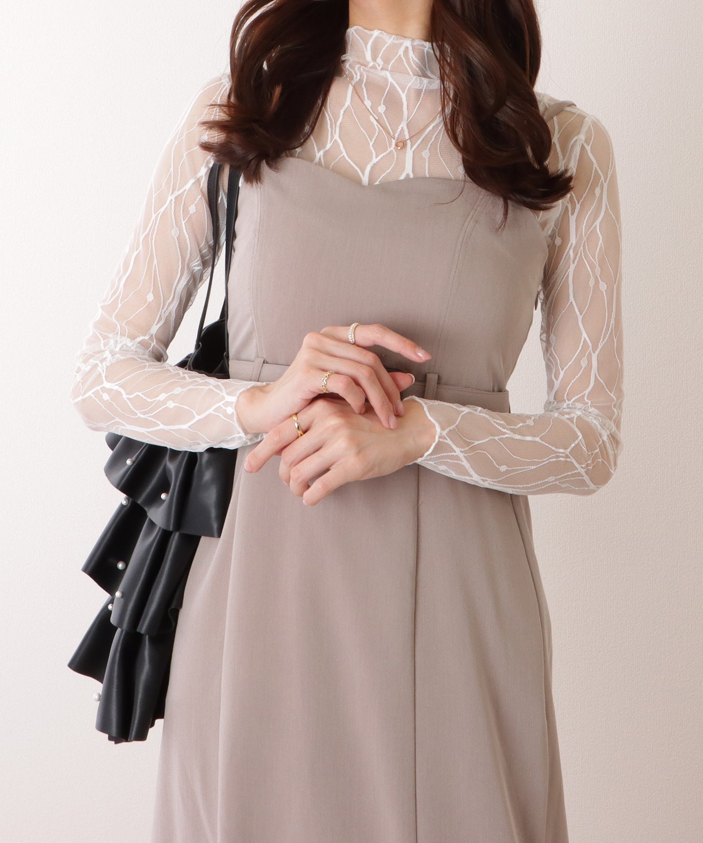 メロウ フリル プチハイネック シアー トップス