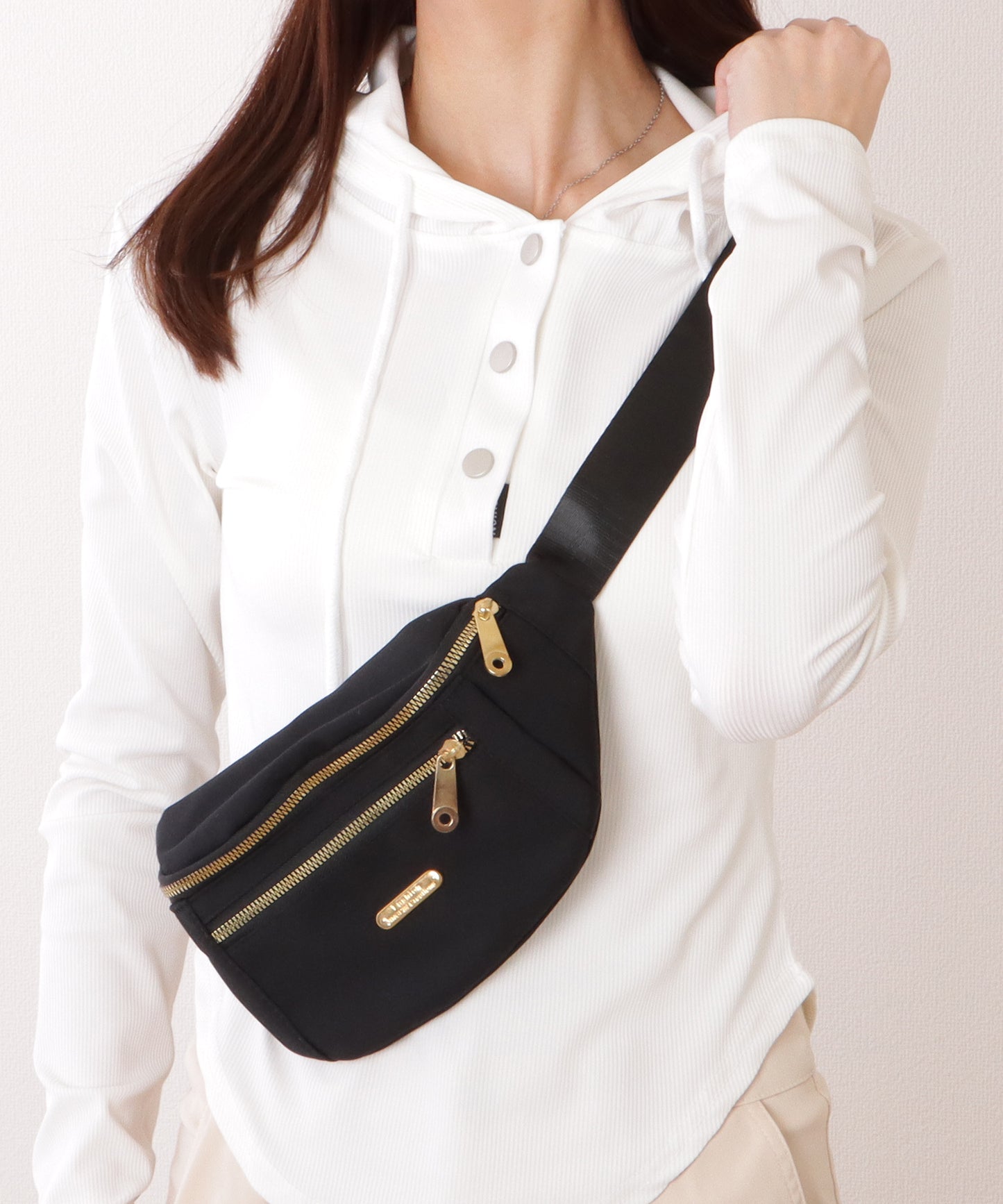 ヘンリーネック フーデット ラウンド裾 コンパクト プルオーバー