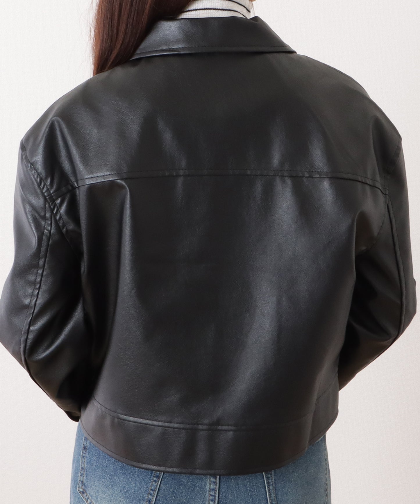 ショート丈オーバーサイズフェイクレザージャケット