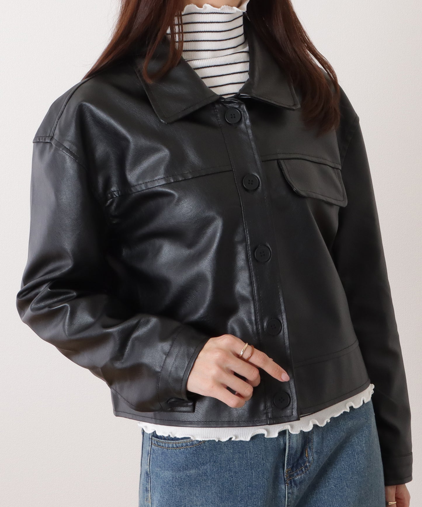 ショート丈オーバーサイズフェイクレザージャケット