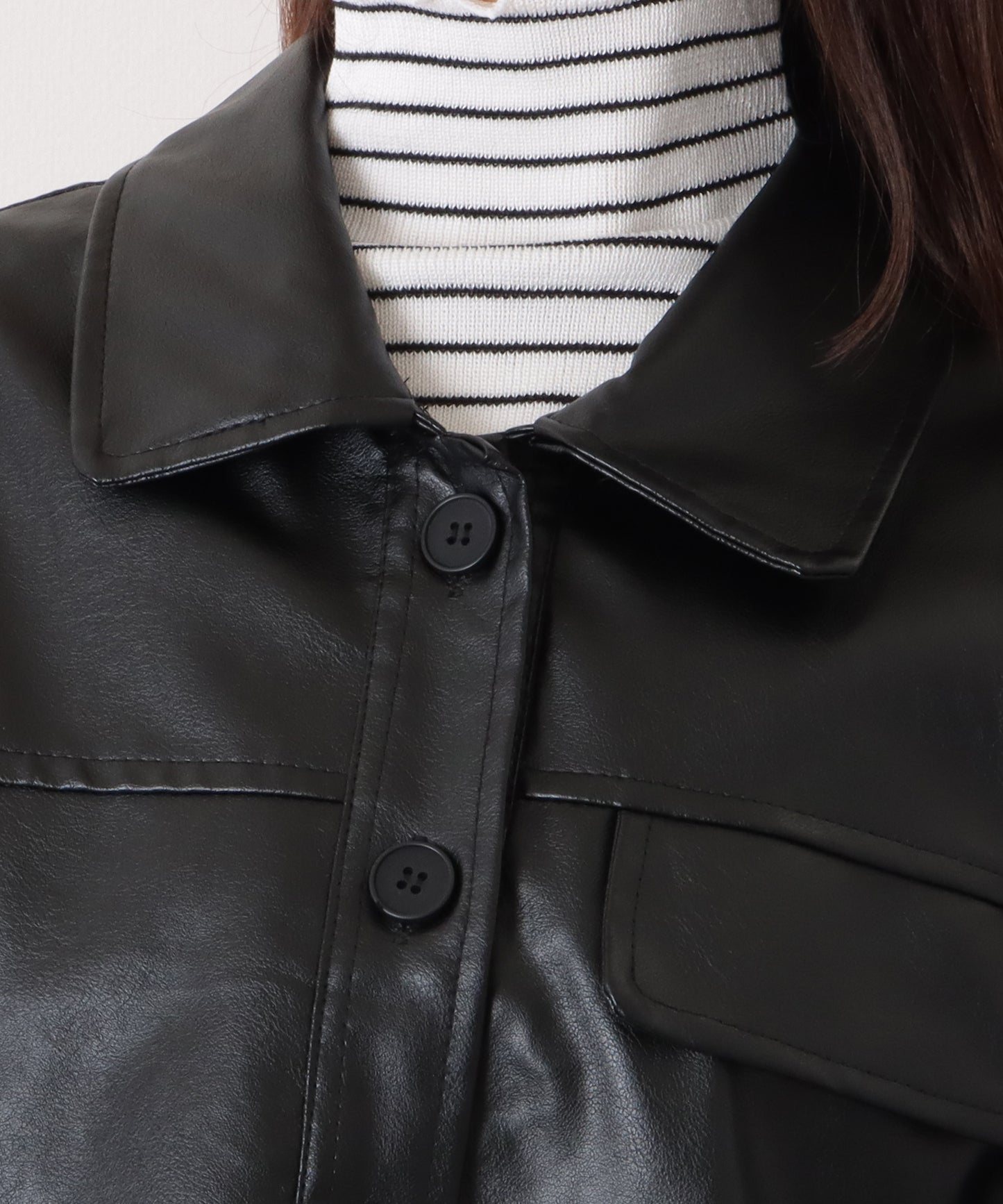 ショート丈オーバーサイズフェイクレザージャケット