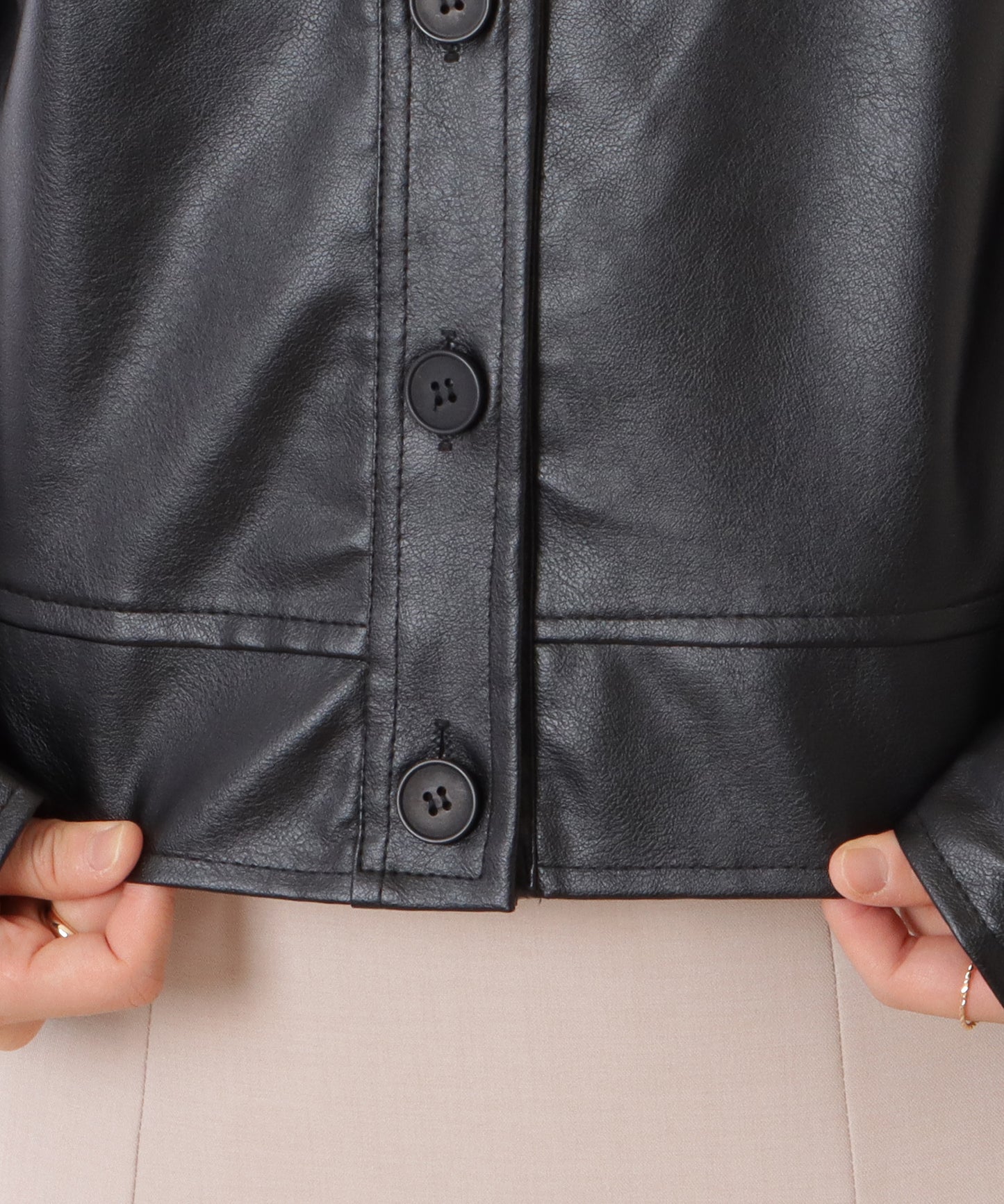 ショート丈オーバーサイズフェイクレザージャケット