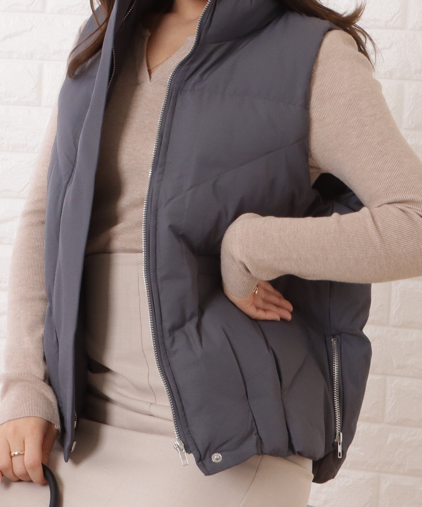 スタンドカラージップアップキルティングベスト