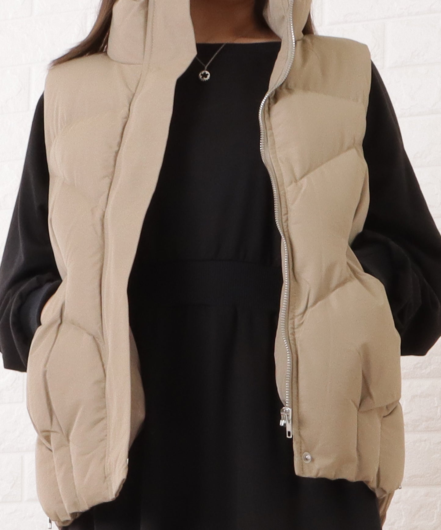 スタンドカラージップアップキルティングベスト