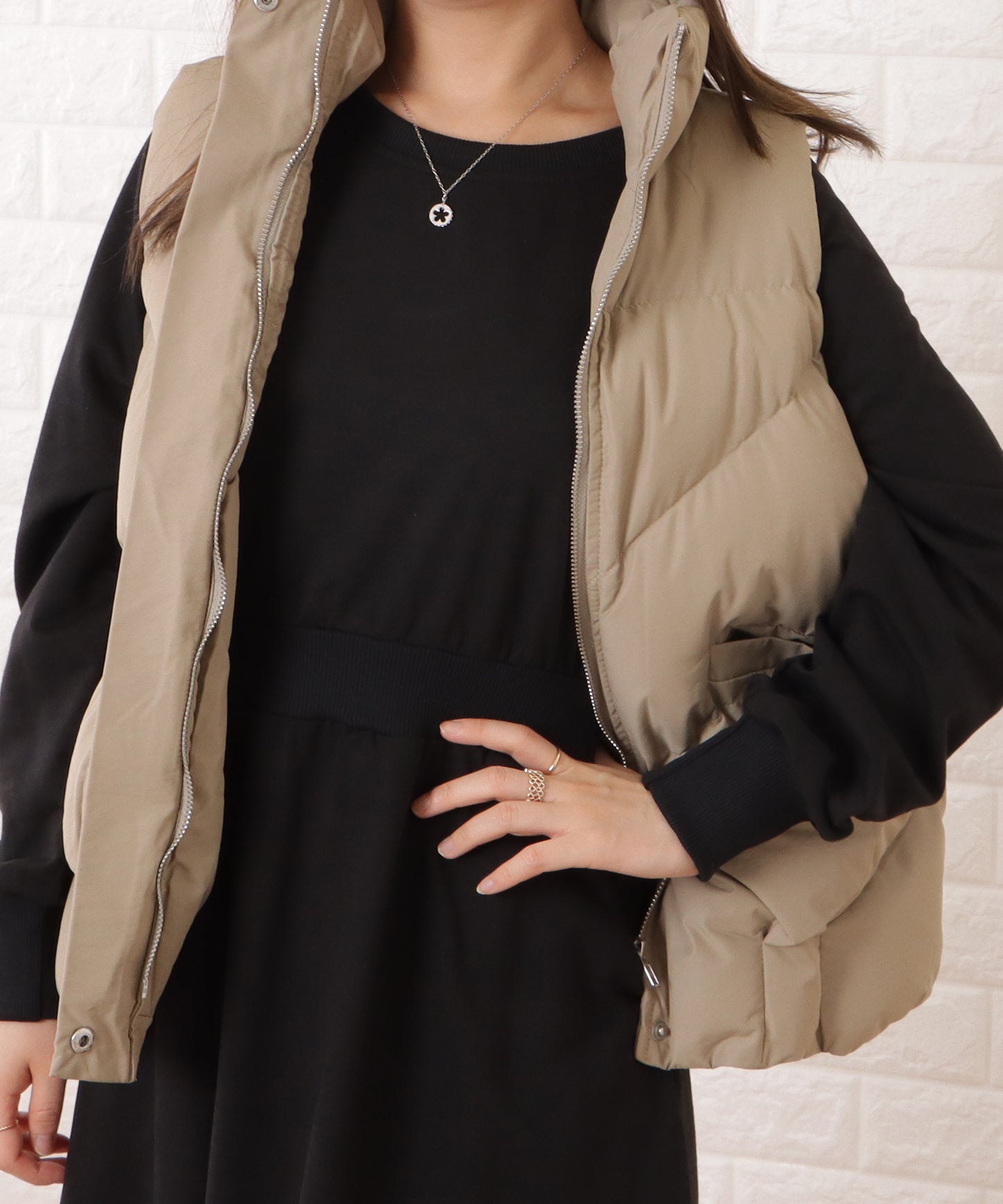 スタンドカラージップアップキルティングベスト