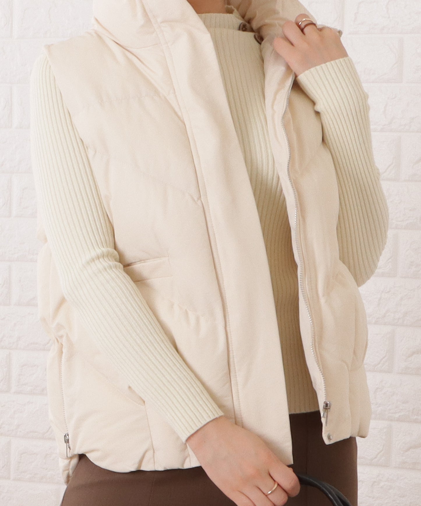 スタンドカラージップアップキルティングベスト