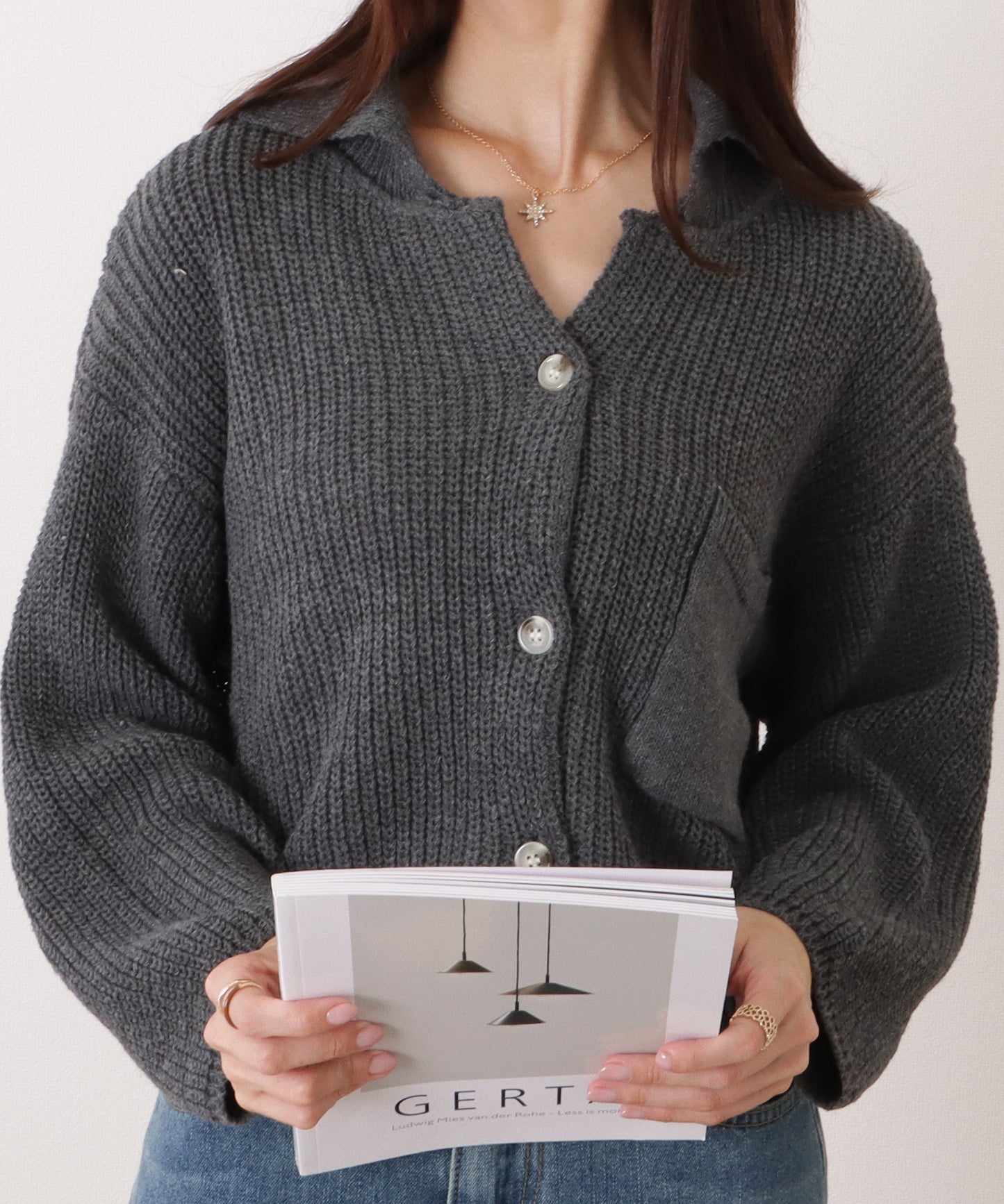 コンパクト衿付きニット長袖カーディガン