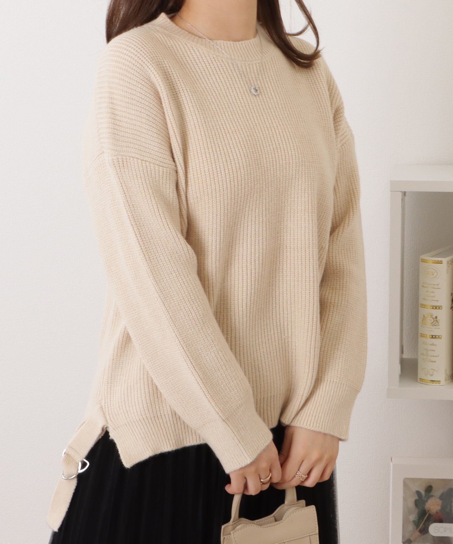 クルーネックサイドスリットフレアニットプルオーバー