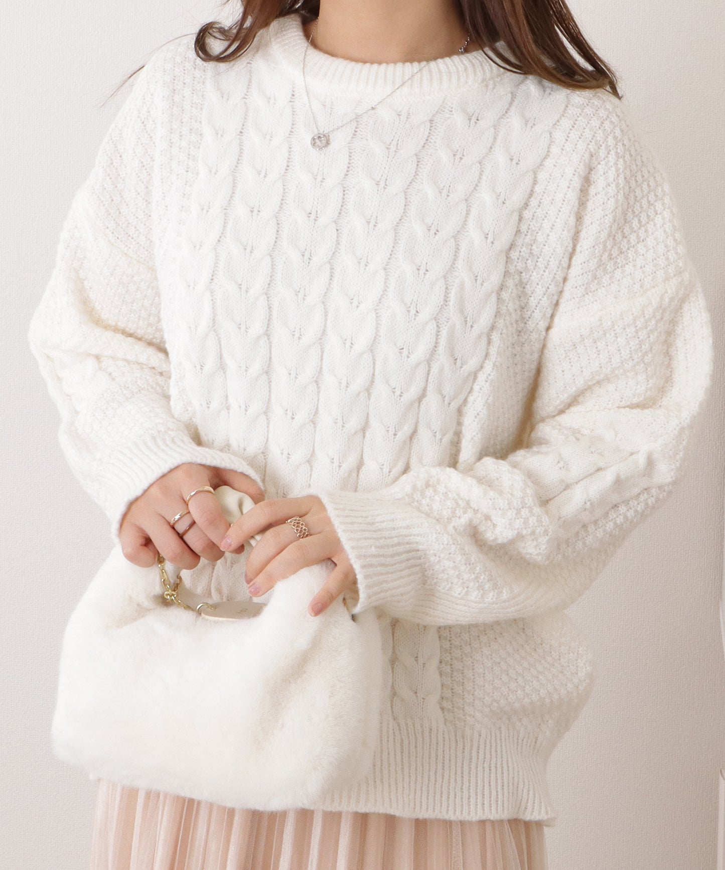 ビッグシルエットケーブル柄ゆるニットプルオーバー