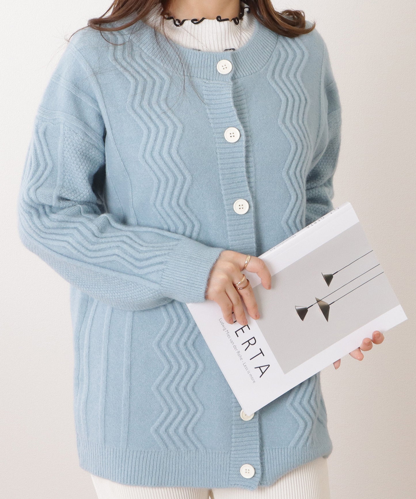 ウエーブ柄クルーネックニットカーディガン