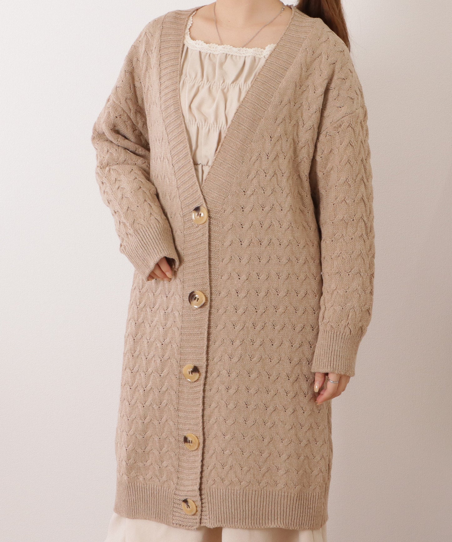 ケーブル柄ロング丈長袖ニットカーディガン